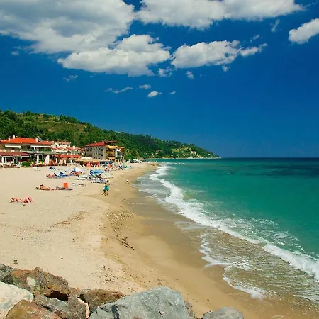 Beachfront Bliss By Halu! Nea Skioni